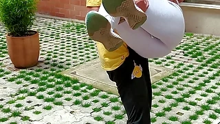 big ass a stranger helps me and I fuck him at home big tits