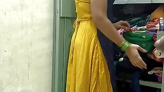 indian kam karne wali nukarini ko malik ne pela hindi audio